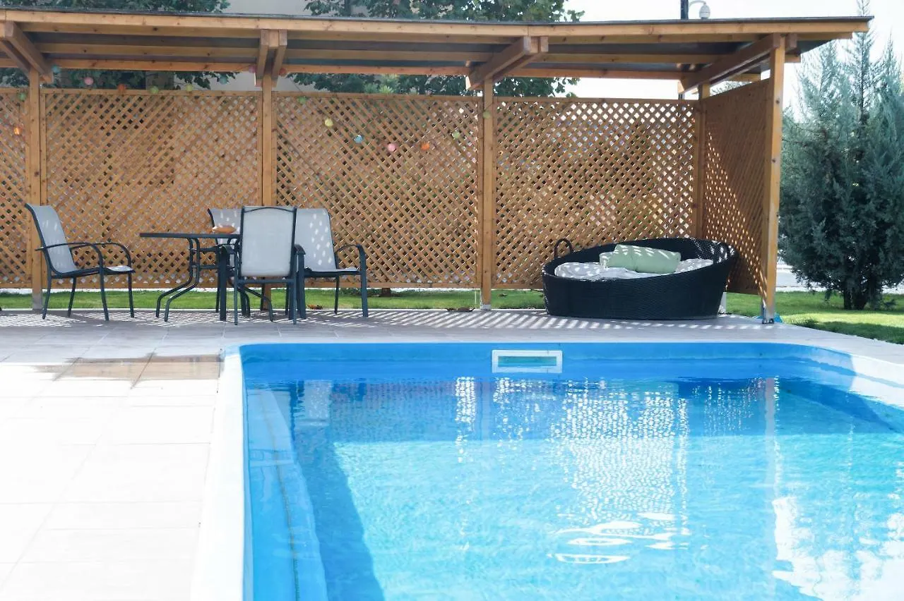 Airport Residence - Across From Otopeni Airport